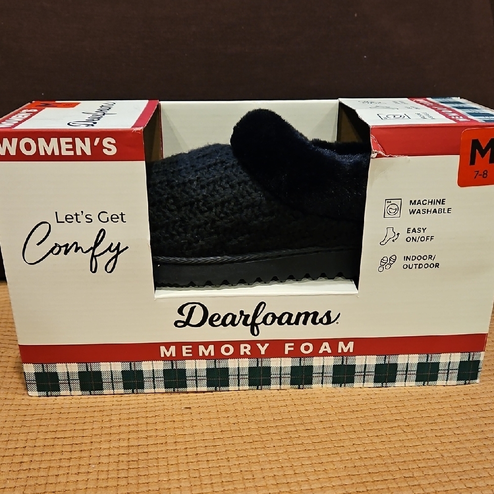Dearfoams Women's Cozy Black Slippers